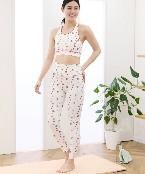 花柄スポーツブラとレギンスセット Mサイズ チュチュアンナ（tutuanna） スポーツブラ 「ヨガ・ピラティス」花柄