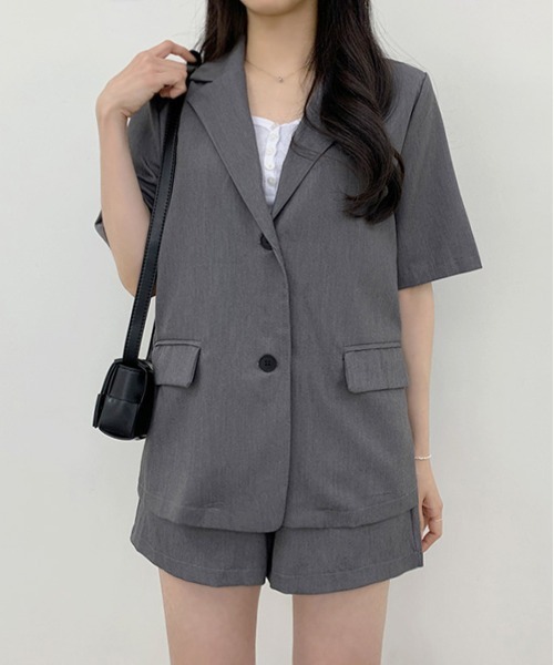 ページ限定特価1セットのみ♡新品☆半袖トップスとショートパンツのセット♡送料込 ベーシック半袖ジャケット+ショートパンツセットアップ - by munir
