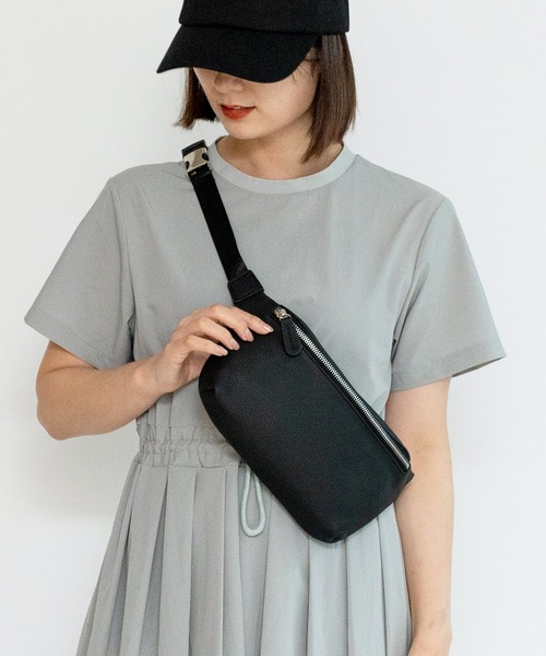 VitaFelice（ヴィータフェリーチェ） ウエストポーチ 本革ボディバッグ