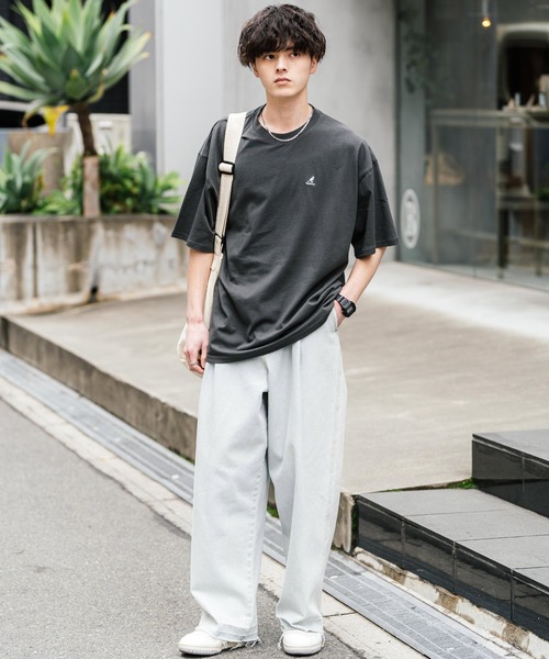 【関税込み】半袖クルーネック ゴールドロゴ入り Tシャツ メンズ 半袖Tシャツ カットソー 手錠 クルーネック 丸首 英字