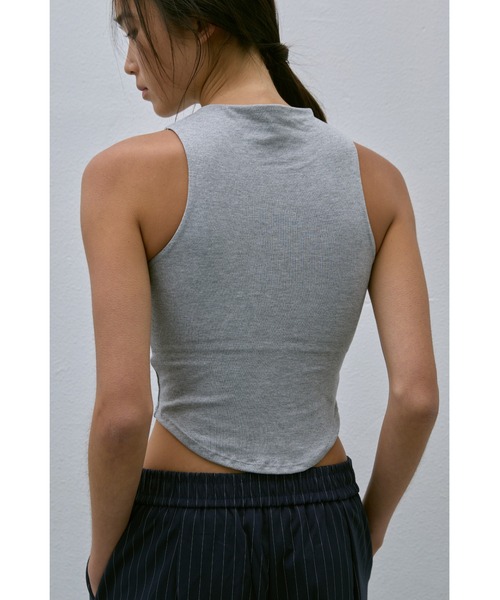 un/neu タンクトップ ノースリーブ カップ付きハイネックカーブ