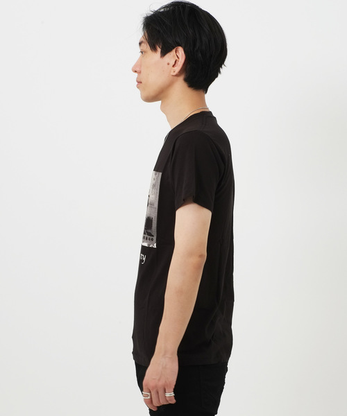 GOSTAR DE FUGA（ゴスタール ジフーガ） tシャツ グラフィックロゴ半袖