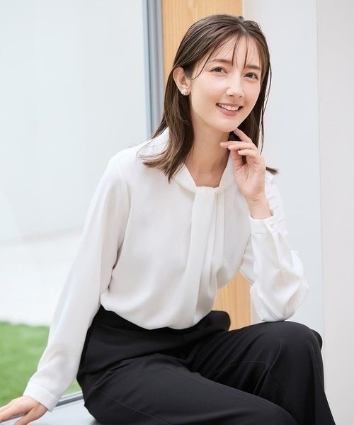 a.v.v（アー・ヴェ・ヴェ） ブラウス シャツ 「洗える」ボウタイ風