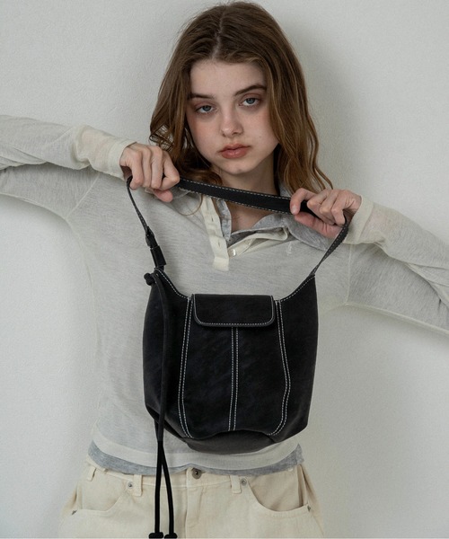 【専用】/following dayフォローイングディ/ロングラウンドショ lawgy（ラウジー） ショルダーバッグ バッグ 2way round form flap bag