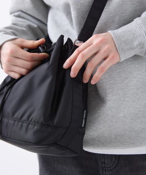 黒 ナイロン ショルダーバッグ　meltum meltum ショルダーバッグ ×PACKING COMPACT DRAWSTRING BAG