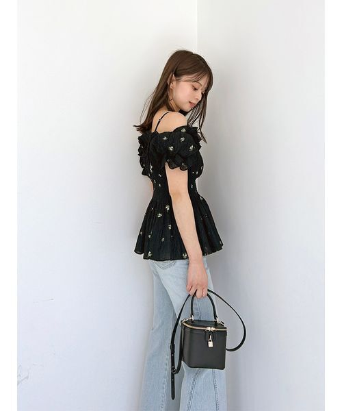 SNIDEL オフショルフリルブラウス　黒　新品タグ無し SNIDEL ブラウス シャツ オフショルフリルブラウス レディース