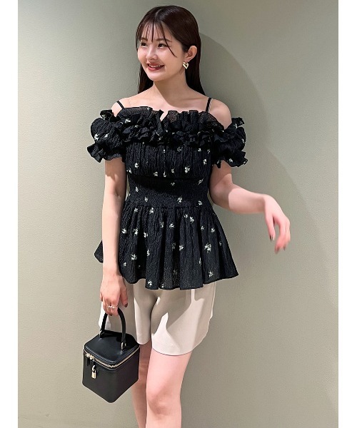 SNIDEL オフショルフリルブラウス　黒　新品タグ無し SNIDEL ブラウス シャツ オフショルフリルブラウス レディース
