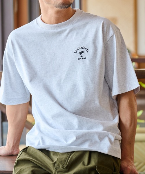 Sunny Smith tシャツ ヤシの木アーチロゴワンポイント刺繍Tシャツ