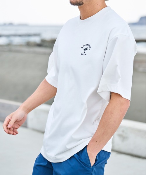 Sunny Smith tシャツ ヤシの木アーチロゴワンポイント刺繍Tシャツ