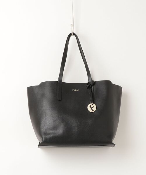 セール中！【美品】FURLA ブラック トートバッグ FURLA（フルラ） ワンポイントトートバッグ - ブラック レディース