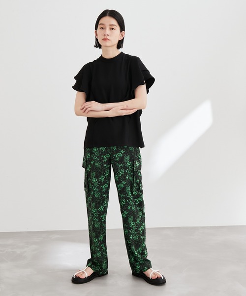 ADAM ET ROPE ブラック フレアTシャツ ADAM ET ROPÉ FEMME(アダム エ ロペ ファム) / シェイプTシャツ