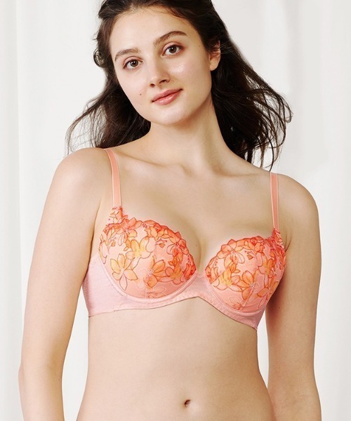 Triumph（トリンプ） ブラジャー 天使のブラ 魔法のハリ感596