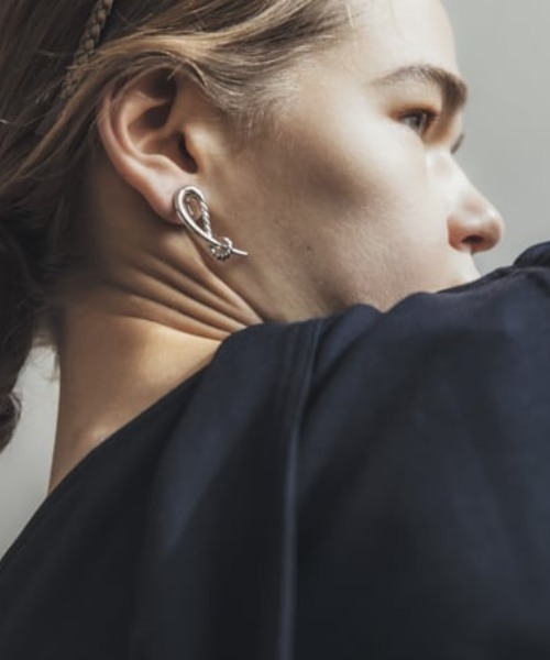 イヤリング 「IRIS 47」hook earring/フック イヤリング レディースの画像