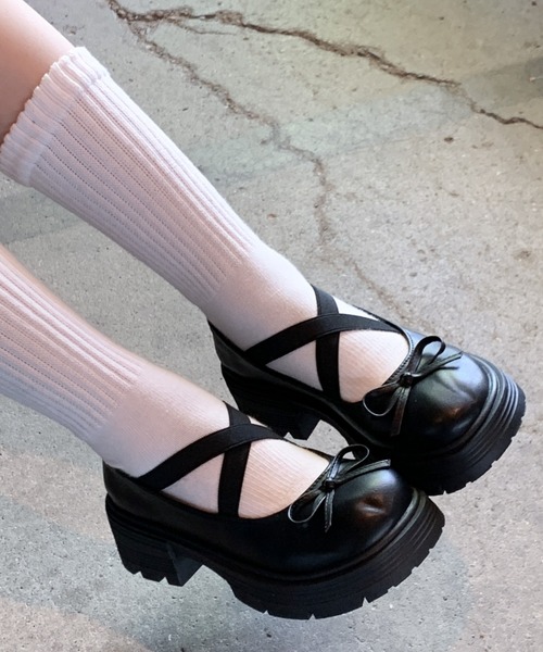 リリーブラウン　バックルメリージューン　ブラック　厚底　ローファー リリー ブラウン×プーマ「ローファー」クラシックな合皮アッパーに