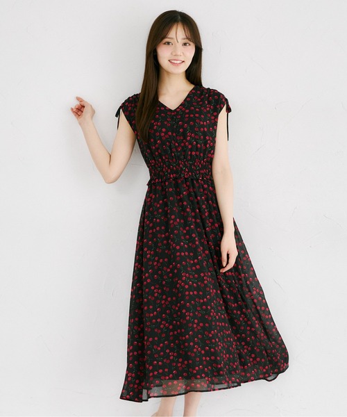 肩ドロストリボン付きウエストシャーリングアソートプリントワンピース　ブラック tocco closet（トッコ クローゼット） ワンピース 肩ドロストリボン