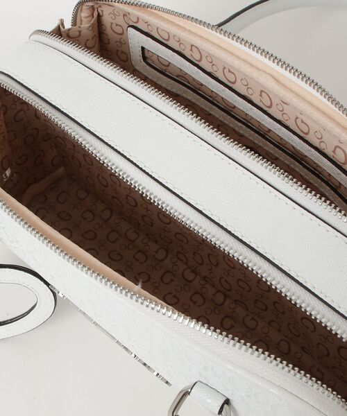 GUESS（ゲス） ショルダーバッグ バッグ CARLA Shoulder Satchel