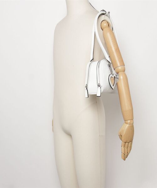 GUESS（ゲス） ショルダーバッグ バッグ CARLA Shoulder Satchel