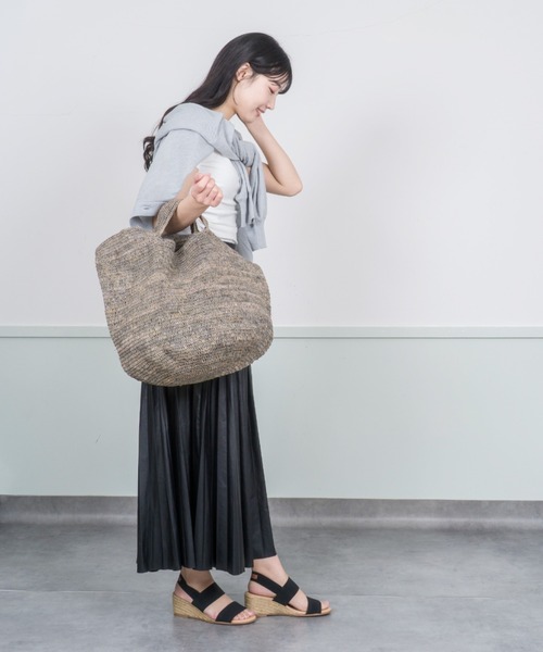 MADE IN MADA☆ 円筒形かごバッグ☆グレー・新品・未使用に近い MADE IN MADA かごバッグ カゴバッグ 「MADE /メイドインマダ