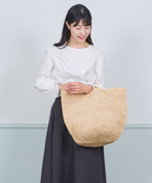 MADE IN MADA /メイドインマダ　大きめかごバッグ　タッセル　ラフィア MADE IN MADA /メイドインマダ 大きめかごバッグ タッセル ラフィア