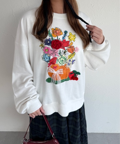 kutir（クティール） トレーナー スウェット モチーフ付きフラワー