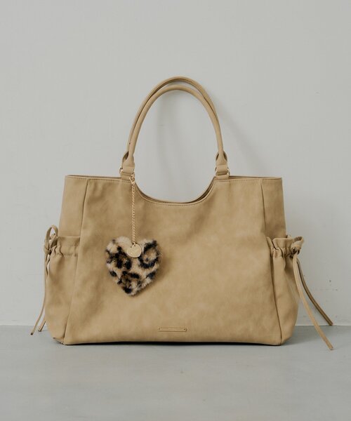Chico（チコ） トートバッグ ハートファーチャーム付きトートバッグ