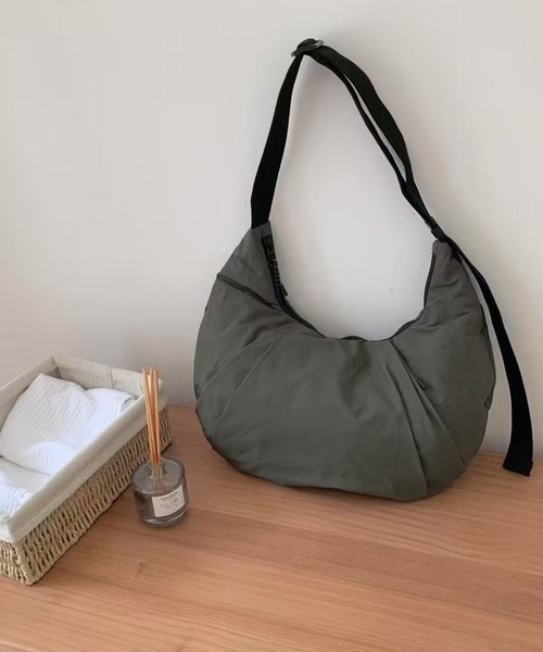 NuNuNa ショルダーバッグ バッグ 「NuNuNa」ナイロンラウンド