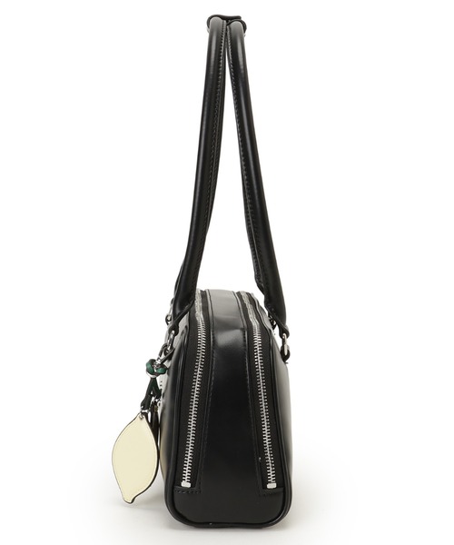 CARLA レディーショルダートップス　ブラック GUESS（ゲス） ショルダーバッグ バッグ CARLA Shoulder Satchel