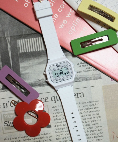 t*n様 ice watch ホワイト マルチカラー デジタル腕時計 ICE WATCH 腕時計 「Ice-Watch アイスウォッチ」ICE digit retro