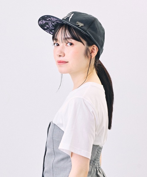 美品 Netflix WEDNESDAY x CA4LA CAP コラボキャップ WEDNESDAY x CA4LA CAP(ONESIZE BLACK2): キャップ｜帽子通販