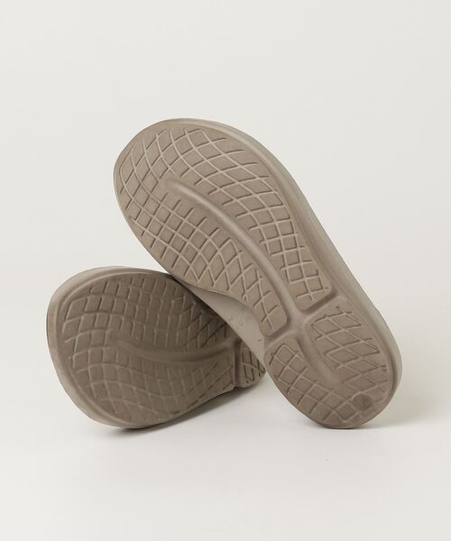 「OOFOS」 フラットサンダル 5 ベージュ レディース_画像3