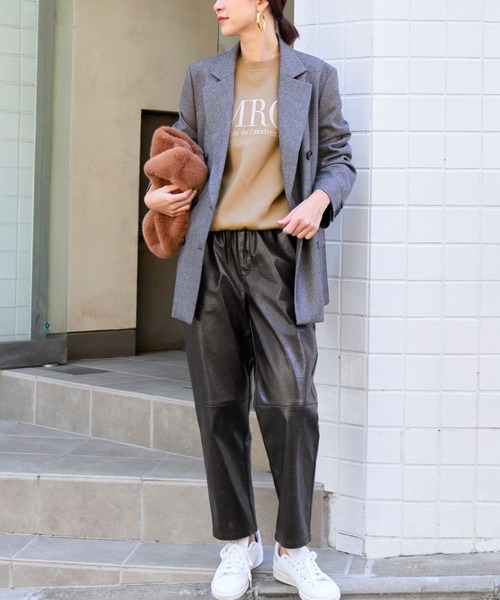 美品 アメリカーナ 別注 マイカアンドディール Vネックプルオーバー ブラック MICA×AMERICANA】別注バックロゴVネックプルオーバー - メルカリ