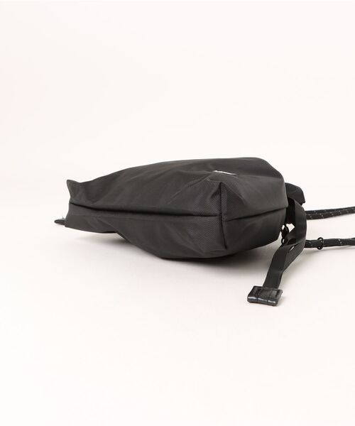 VANS（ヴァンズ） ウエストポーチ Drawstring Shoulder Bag バッグ