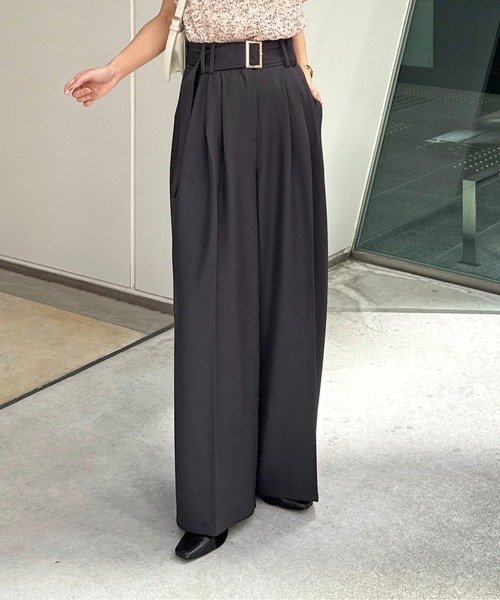 スラックス パンツ ベルト付きタックワイドスラックス レディースの画像