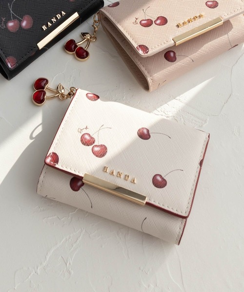 財布 「Cherry＆Strawberry」チャーム付き三つ折りウォレット レディースの画像