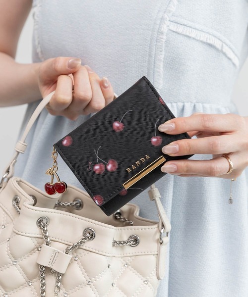 財布 「Cherry＆Strawberry」チャーム付き三つ折りウォレット レディースの画像