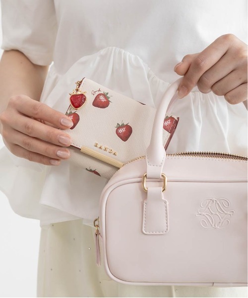 財布 「Cherry＆Strawberry」チャーム付き三つ折りウォレット レディースの画像