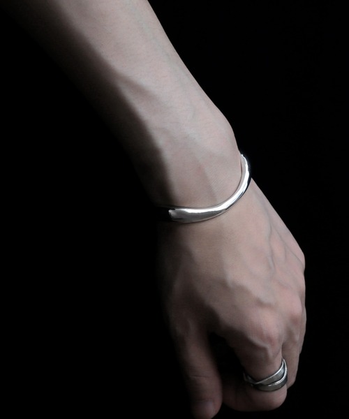 バングル 「YArKA/ヤーカ」nuance curve line bangle 「onecube mato2」 / ニュアンスカーブバングルの画像