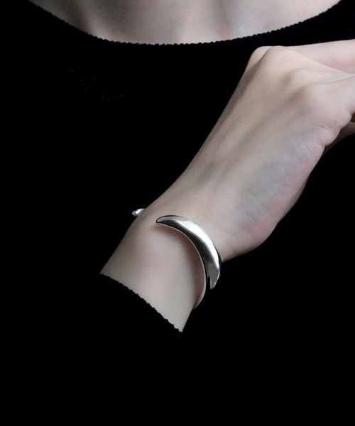 バングル 「YArKA/ヤーカ」nuance curve line bangle 「onecube mato2」 / ニュアンスカーブバングルの画像