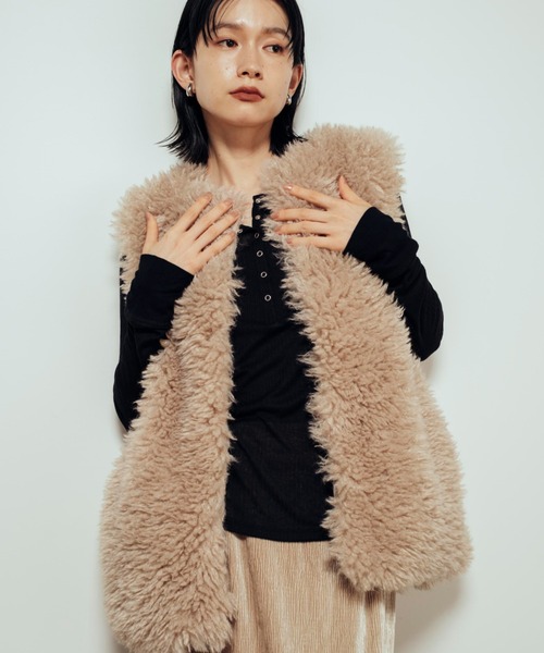 Shelly island（シェリーアイランド） ベスト ジレ プードルファー