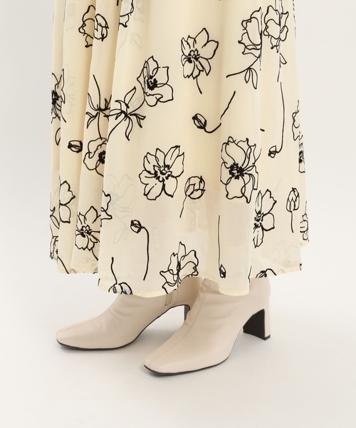 ワンピース　m♡︎専用 Andemiu ワンピース ラインフラワーフロッキーワンピース289861