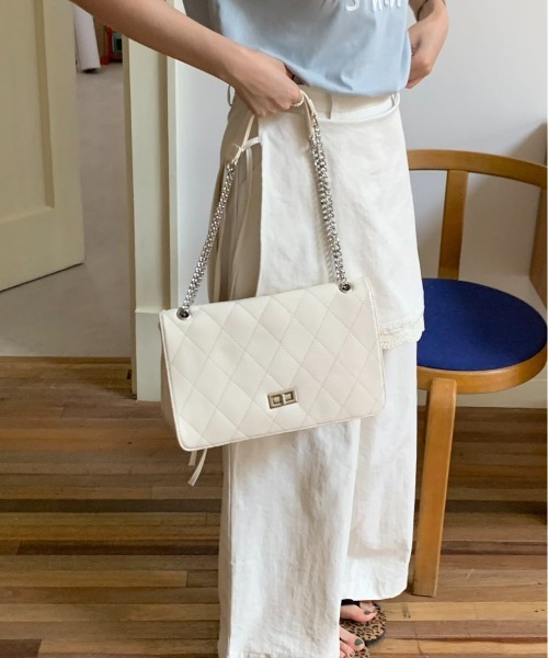 FINEnough ショルダーバッグ バッグ チェーンショルダーエナメル FINEnough ショルダーバッグ バッグ チェーンショルダーエナメル