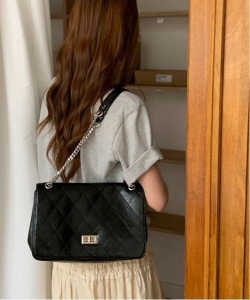 FINEnough ショルダーバッグ バッグ チェーンショルダーエナメル FINEnough ショルダーバッグ バッグ チェーンショルダーエナメル