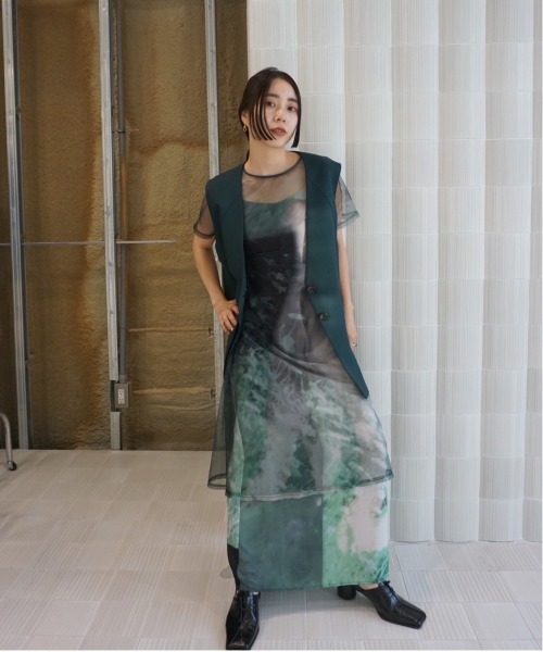 AMERI DOUBLE LAYER LIKE CURVE VESTほぼ新品 Ameri（アメリ） ベスト ジレ DOUBLE LAYER LIKE CURVE VEST
