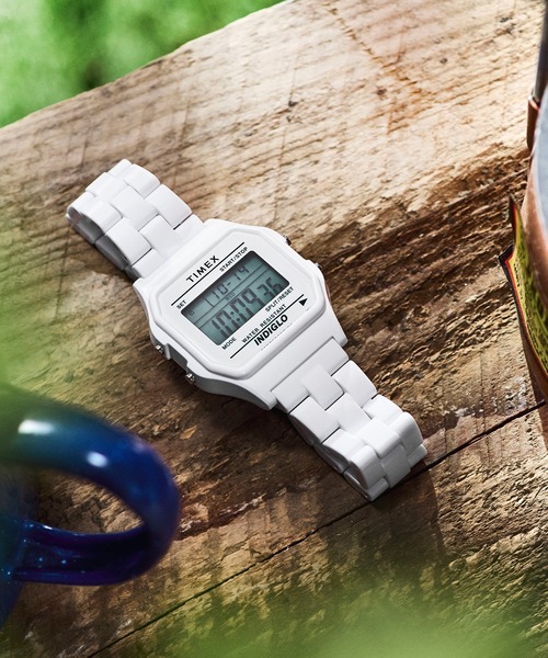 TIMEX デジタル腕時計 TW2U56300VK　ホワイト新品 TIMEX デジタル腕時計 TW2U56300VK ホワイト新品