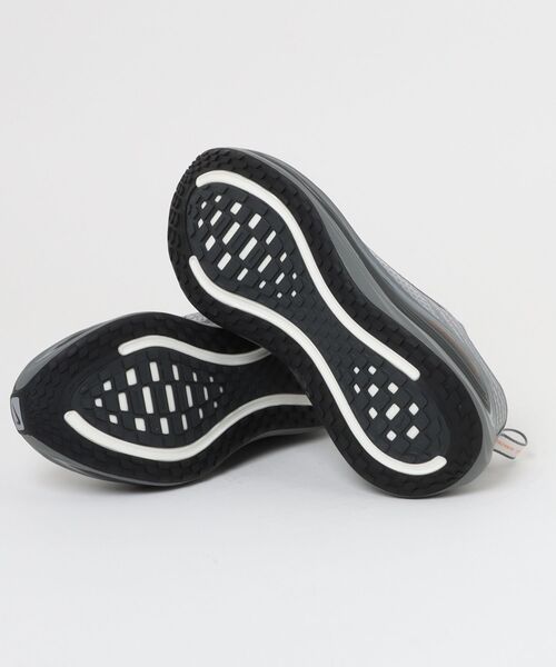 NIKE（ナイキ） スニーカー VOMERO PLUS ズーム ボメロ プラス MHV8150