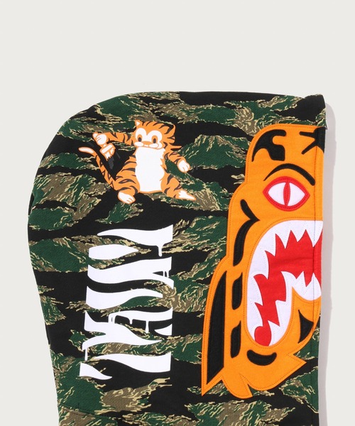 A BATHING APE（アベイシングエイプ） パーカー TIGER CAMO TIGER FULL