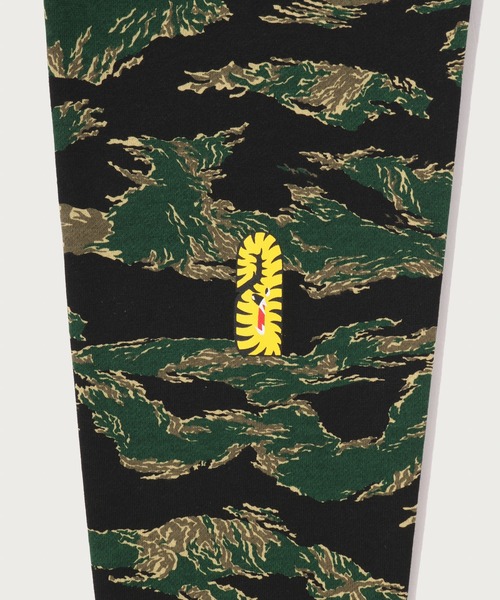 A BATHING APE（アベイシングエイプ） パーカー TIGER CAMO TIGER FULL