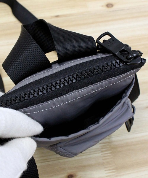 関送込♪ARMANI EXCHANGE/AXロゴ ミニウエストバッグ 関送込♪ARMANI EXCHANGE/AXロゴ ミニウエストバッグ (A/X