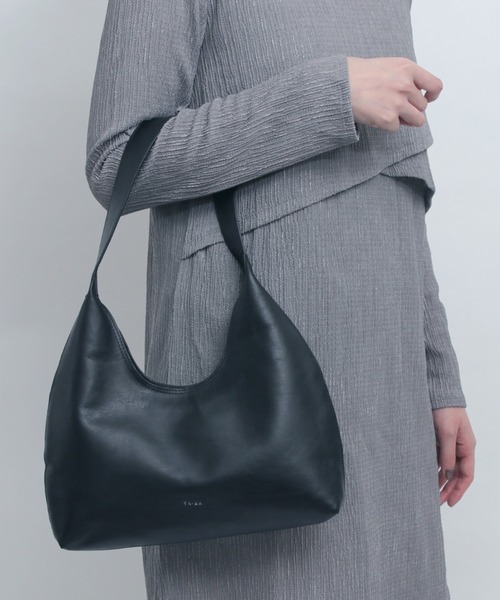 YArKA リアルレザーボディバック極美品 YArKA ハンドバッグ 「YArKA/ヤーカ」real leather round design