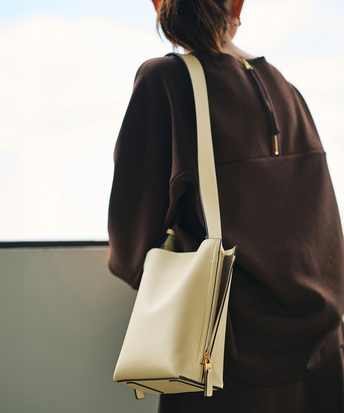 E'POR Y BAG Medium ＋　2way 黒　 エポール E'POR】Y BAG Medium【軽量】【25AW】（ショルダーバッグ）｜E